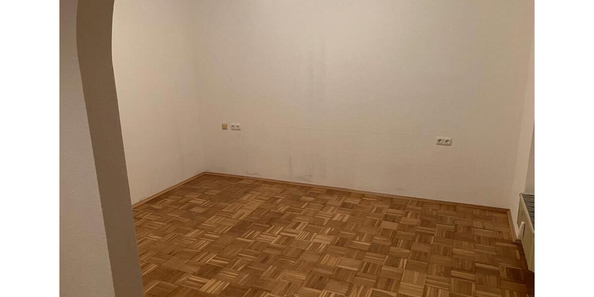 Erdgeschoßwohnung Scheinfeld - 4 Zimmer, 125 m&sup2;, 750&euro; | Angebot:26517646