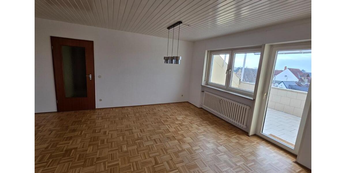 Dachgeschoßwohnung Waldsee - 4 Zimmer, 121 m&sup2;, 1.000&euro; | Angebot:24845356
