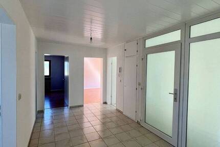 Großzügige 3 Zimmer Wohnung in Trier-Kenn