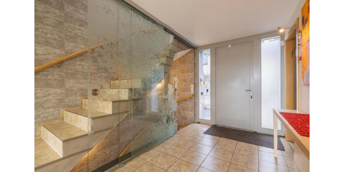 Einfamilienhaus Radebeul - 5 Zimmer, 240 m&sup2;, 2.950&euro; | Angebot:24526213