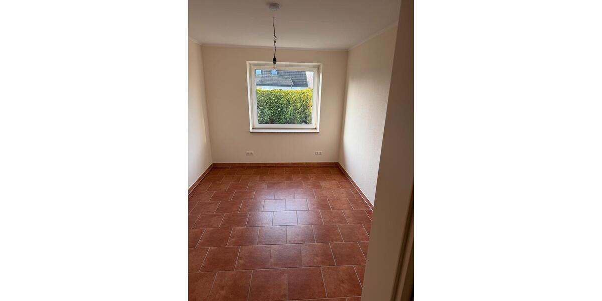 Erdgeschoßwohnung Todesfelde - 3 Zimmer, 92 m&sup2;, 990&euro; | Angebot:25908276