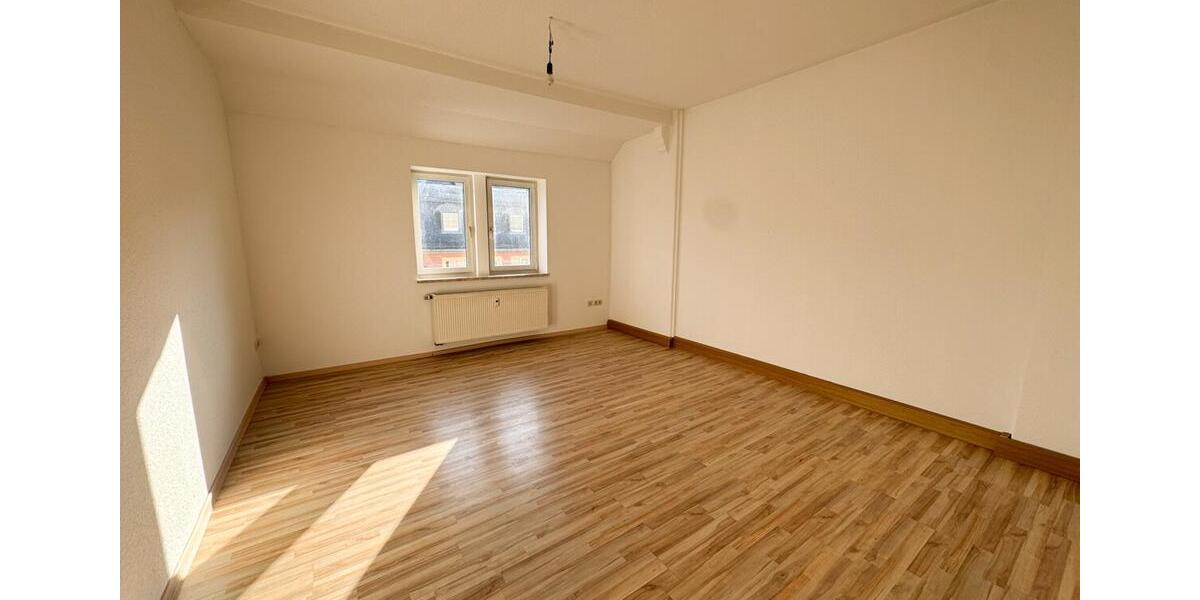 Dachgeschoßwohnung Aue-Bad Schlema Bad Schlema - 5 Zimmer, 130 m&sup2;, 800&euro; | Angebot:24847399