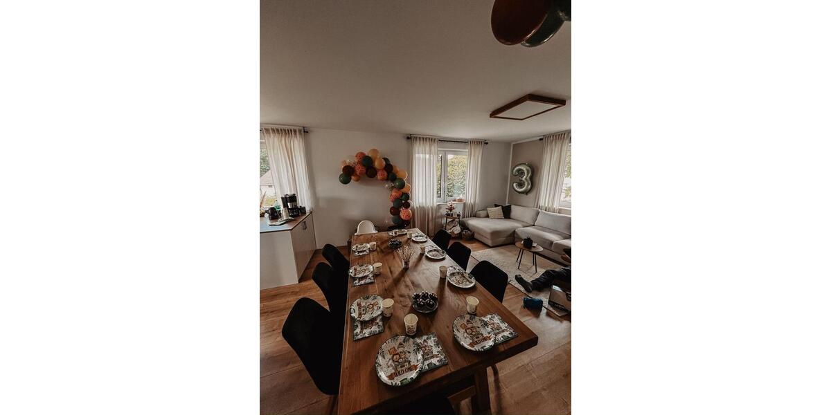 Etagenwohnung Lage - 4 Zimmer, 108 m&sup2;, 1.100&euro; | Angebot:26289105