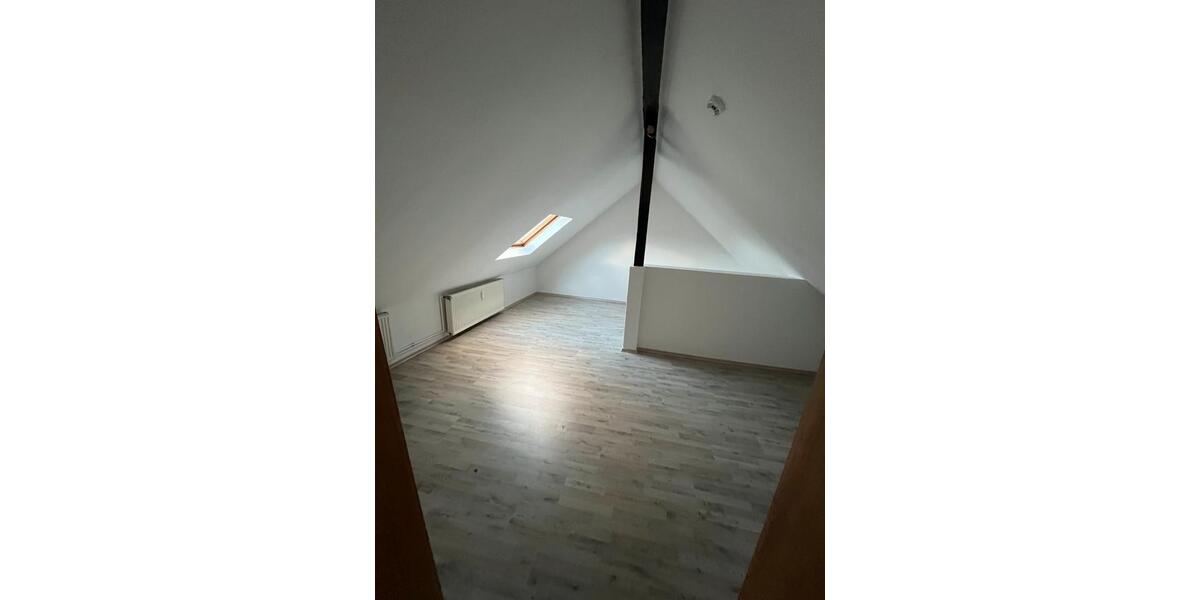 Etagenwohnung Eschershausen - 3 Zimmer, 90 m&sup2;, 400&euro; | Angebot:25046276