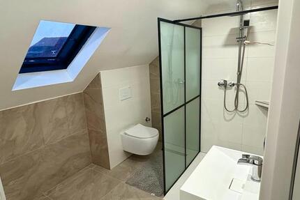 Rahden Stadt: Neu sanierte Obergeschosswohnung im Eck-Bungalow 1 zimmer