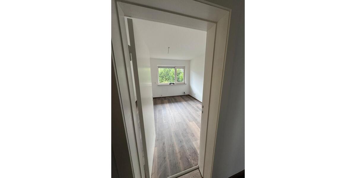 Erstbezug nach Sanierung mit Balkon und Garage 4 zimmer