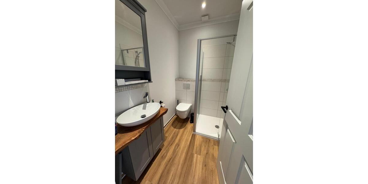 Erdgeschoßwohnung Neustrelitz - 5 Zimmer, 139 m&sup2;, 1.390&euro; | Angebot:24245957