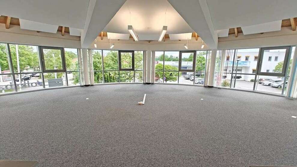 Büro in Vierkirchen 2.057 € 187 m²