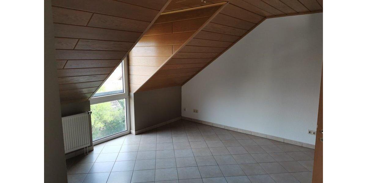 Dachgeschoßwohnung Neuhof - 3 Zimmer, 54 m&sup2;, 450&euro; | Angebot:26259097