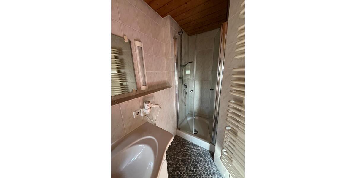 Wohnen auf Zeit Großbottwar - 10 Zimmer, 11 m&sup2;, 550&euro; | Angebot:24535157