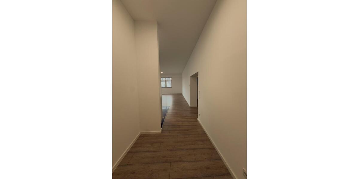 Etagenwohnung Großwallstadt - 4 Zimmer, 174 m&sup2;, 1.650&euro; | Angebot:25342133
