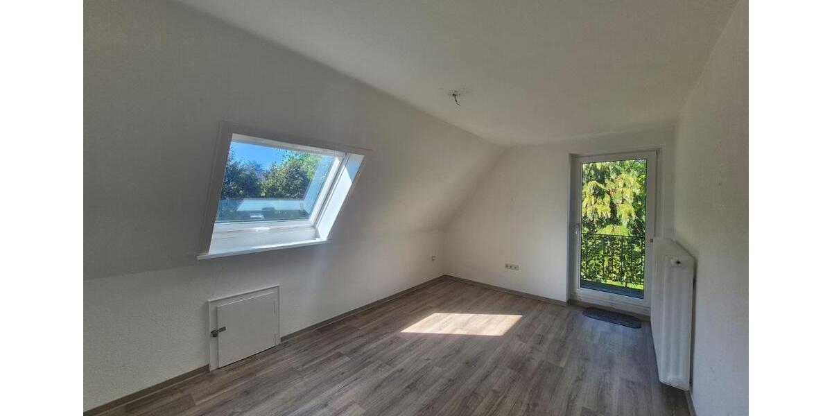 Dachgeschoßwohnung Lübbecke - 3 Zimmer, 65 m&sup2;, 505&euro; | Angebot:26547021