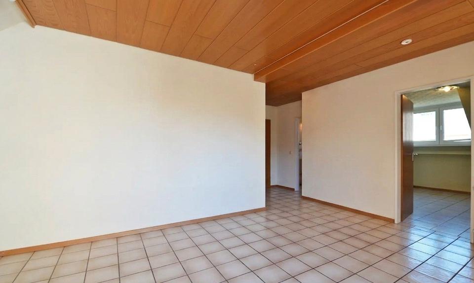 Dachgeschoßwohnung Trier Nord - 2 Zimmer, 94 m&sup2;, 890&euro; | Angebot:26105478