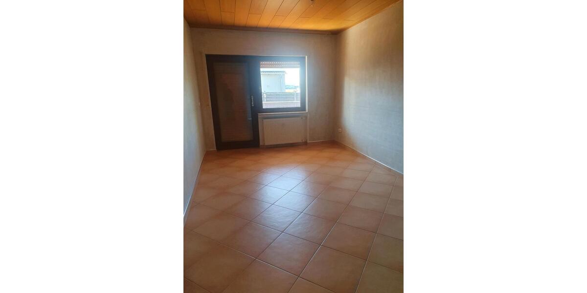Erdgeschoßwohnung Florstadt - 5 Zimmer, 122 m&sup2;, 1.200&euro; | Angebot:26533069
