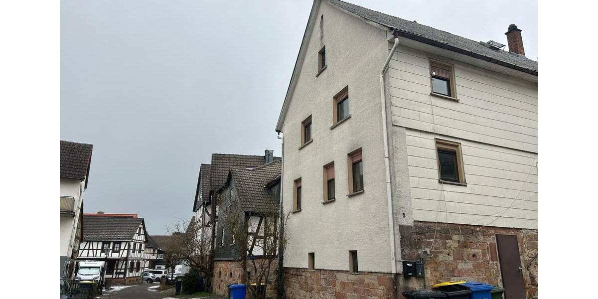 Schöne 4-Zimmer-Wohnung mit Balkon in Staufenberg 4 zimmer