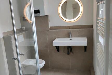 Ab Sofort Bezugsfreimit Einbauküche NEU sanierte 3 Zimmer