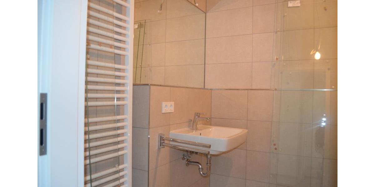 Dachgeschoßwohnung Regensburg Brandlberg - 2 Zimmer, 72 m&sup2;, 1.340&euro; | Angebot:23279082