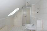 Gemütliche 3-Zimmer DachWohnung mit Laminat und Bad mit Dusche * handwerlich begabte Mieter gesucht