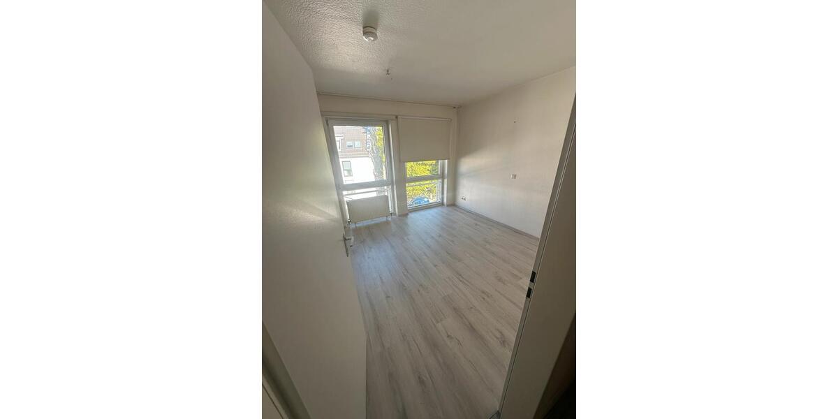 Etagenwohnung Solingen Aufderhöhe - 2 Zimmer, 72 m&sup2;, 880&euro; | Angebot:26644897