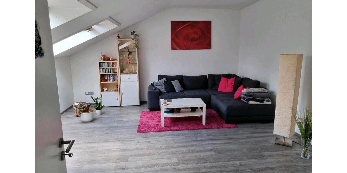 Dachgeschoßwohnung Laichingen - 3 Zimmer, 100 m&sup2;, 1.400&euro; | Angebot:26491775