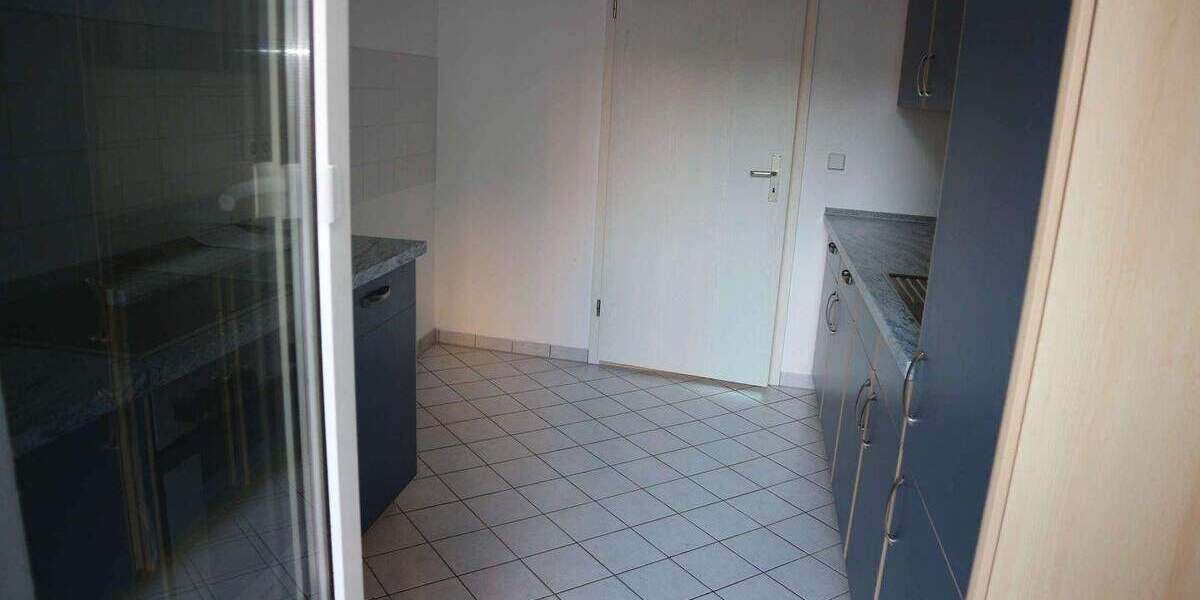 Etagenwohnung chemnitz Lutherviertel - 2 Zimmer, 56 m&sup2;, 331&euro; | Angebot:26758927