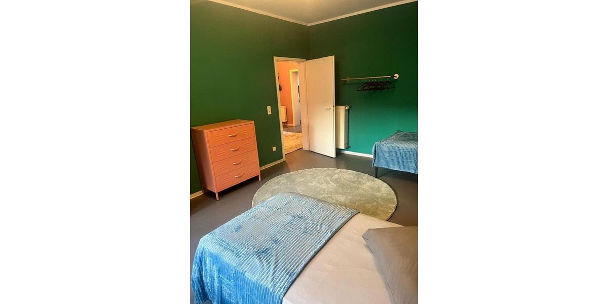 Dachgeschoßwohnung Frankfurt am Main Innenstadt 1 - 5 Zimmer, 140 m&sup2;, 2.200&euro; | Angebot:26264072