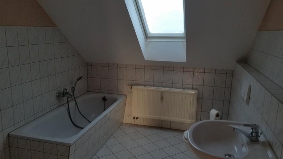 Dachgeschoßwohnung Limbach-Oberfrohna Oberfrohna - 3 Zimmer, 58 m&sup2;, 355&euro; | Angebot:26211122