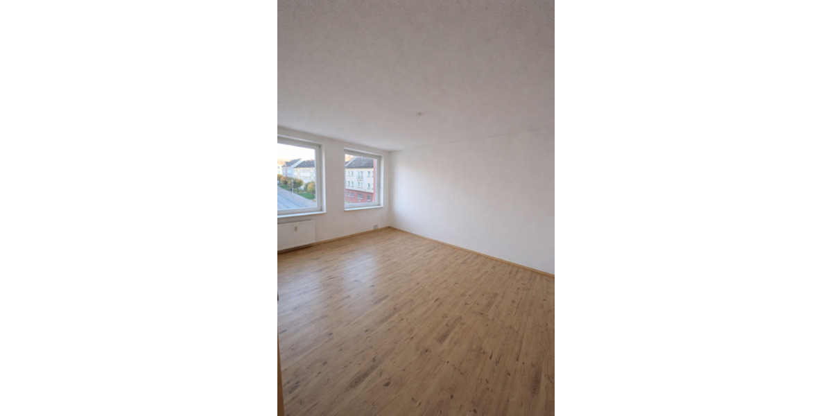 Etagenwohnung Pasewalk - 3 Zimmer, 67 m&sup2;, 600&euro; | Angebot:24875371