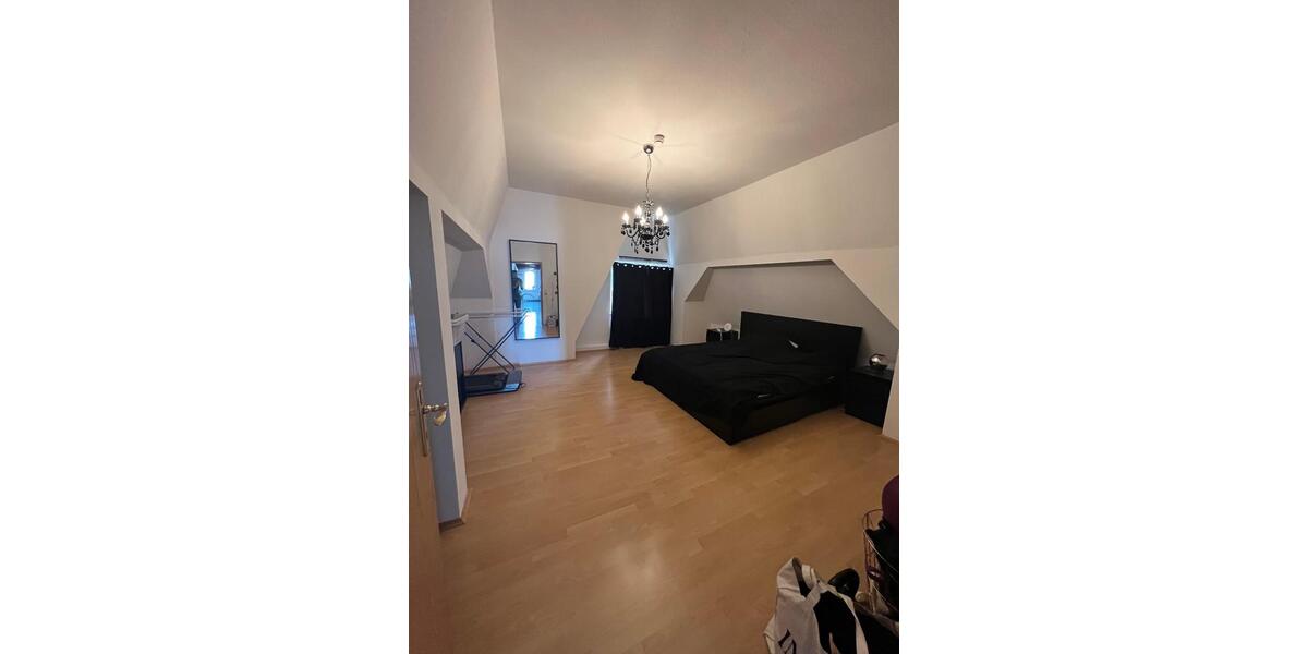 Dachgeschoßwohnung Eisenach - 2 Zimmer, 106 m&sup2;, 800&euro; | Angebot:24804667