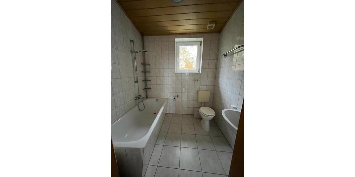 Dachgeschoßwohnung Reichenbach im Vogtland - 2 Zimmer, 51 m&sup2;, 230&euro; | Angebot:24617842