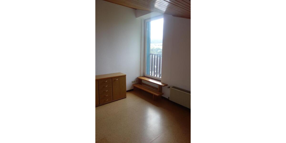Dachgeschoßwohnung Bad Zwesten - 4 Zimmer, 75 m&sup2;, 500&euro; | Angebot:26676028