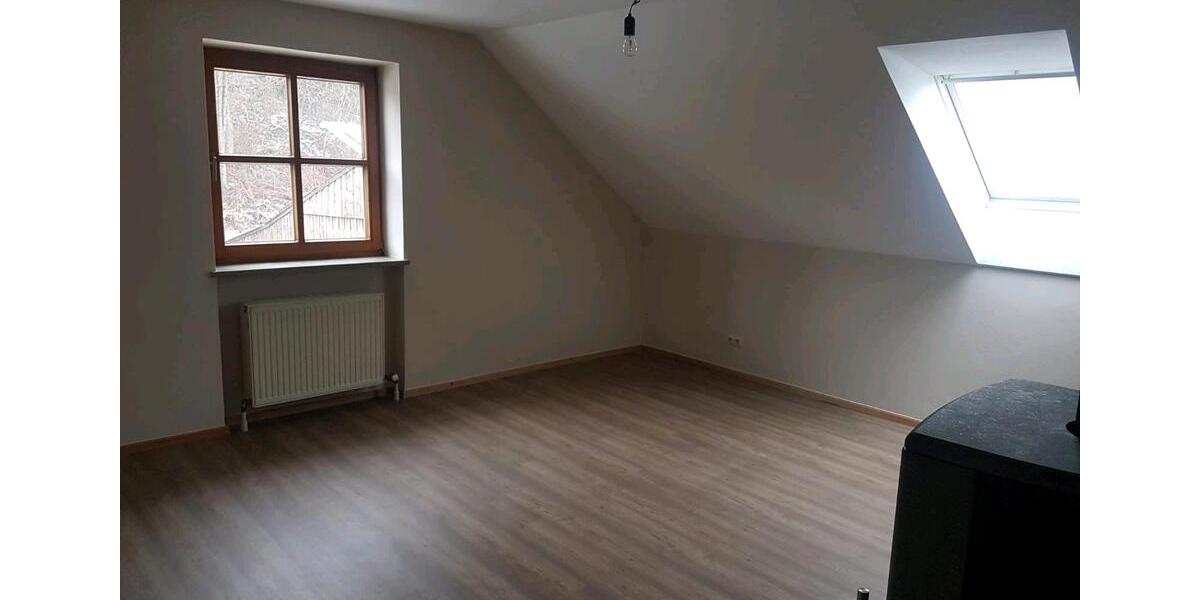 Dachgeschoßwohnung Wildenberg - 3 Zimmer, 80 m&sup2;, 650&euro; | Angebot:25017942