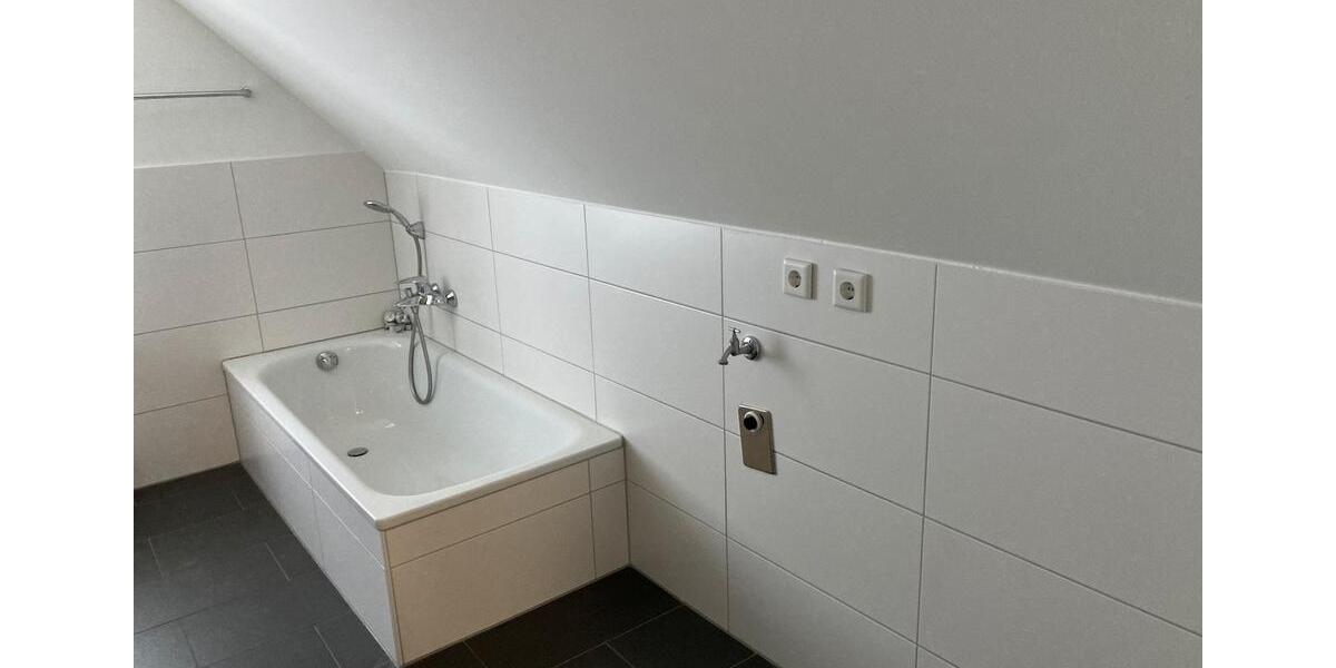 Dachgeschoßwohnung Warstein - 5 Zimmer, 129 m&sup2;, 900&euro; | Angebot:26612574