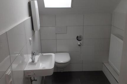 Helle 2,5 Zimmer DG Wohnung in Köln Dellbrück zu vermieten