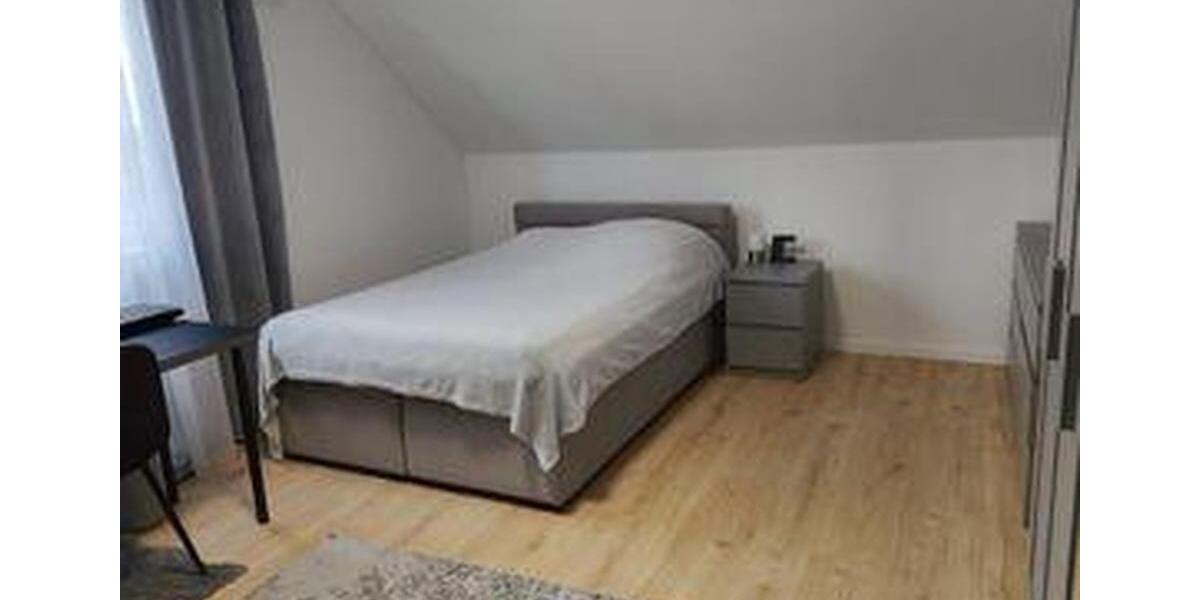 Dachgeschoßwohnung Eisingen - 3 Zimmer, 100 m&sup2;, 1.250&euro; | Angebot:25393577