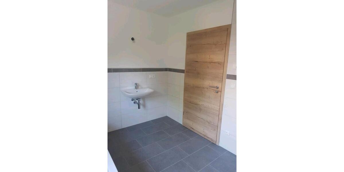 Etagenwohnung Niederwinkling - 4 Zimmer, 110 m&sup2;, 1.350&euro; | Angebot:26427222