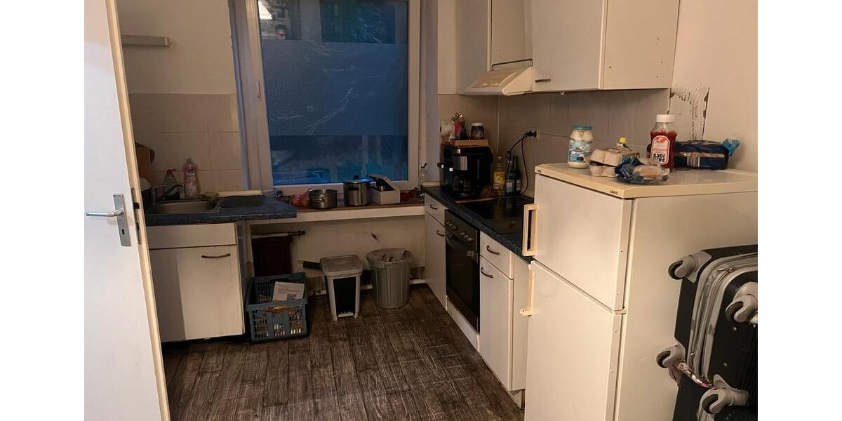 Zwei Personen WG 1 zimmer