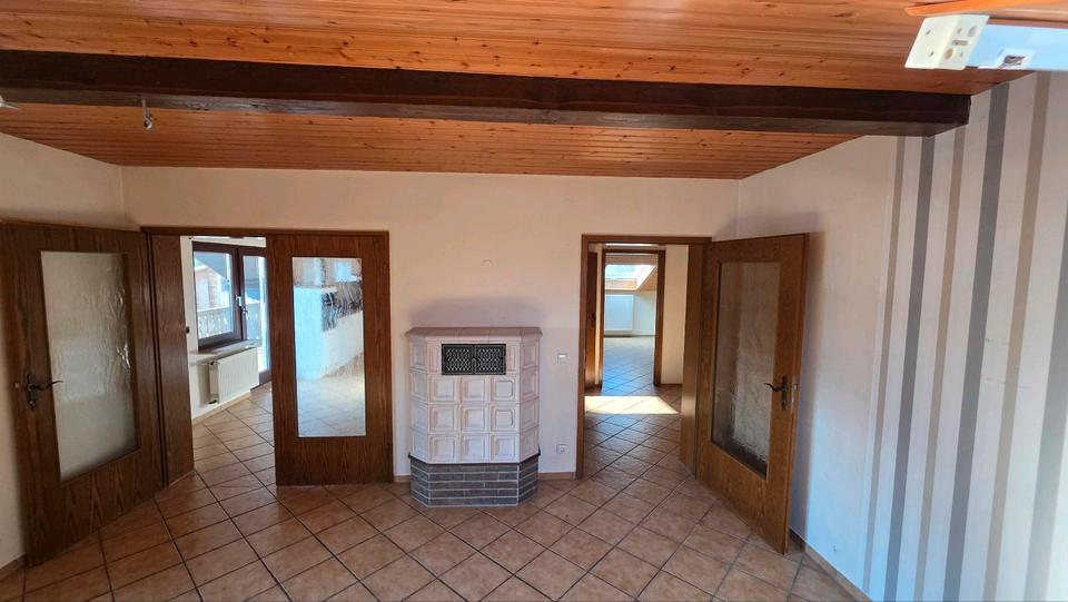 Dachgeschoßwohnung Meckesheim - 4 Zimmer, 134 m&sup2;, 1.500&euro; | Angebot:26007783