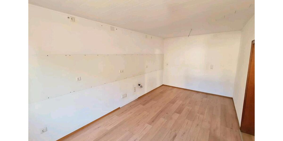 Etagenwohnung Lutzerath - 5.5 Zimmer, 132 m&sup2;, 690&euro; | Angebot:25828425