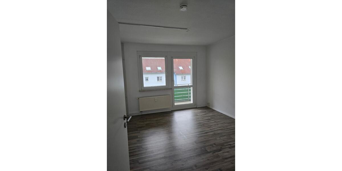 Etagenwohnung Hainichen - 3 Zimmer, 63 m&sup2;, 616&euro; | Angebot:23747657
