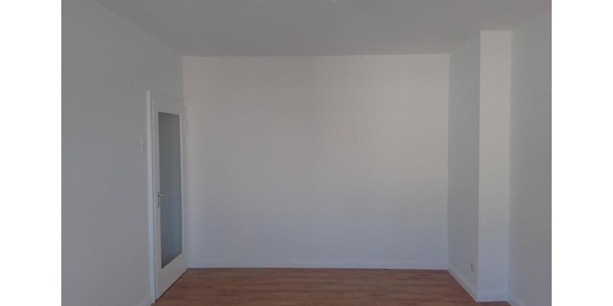 Anfragen NUR per Email. 1-Zimmer Wohnung in der Nähe der Innenstadt. 1 zimmer