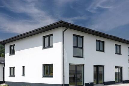 Neubau-Doppelhaushälfte mit Einliegerbereich & Garten – ideal für Familien oder Homeoffice 7 zimmer