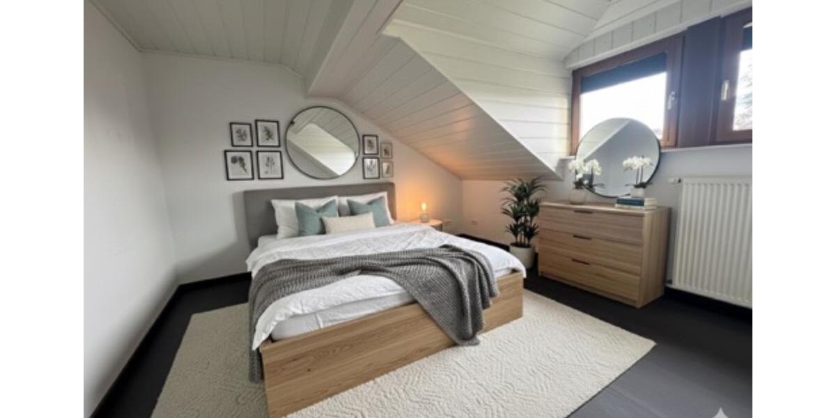 Dachgeschoßwohnung Delbrück - 5 Zimmer, 160 m&sup2;, 1.400&euro; | Angebot:24751079