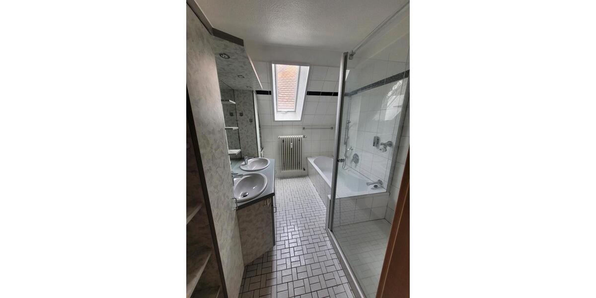 Etagenwohnung Tauberbischofsheim - 4 Zimmer, 112 m&sup2;, 950&euro; | Angebot:26440296