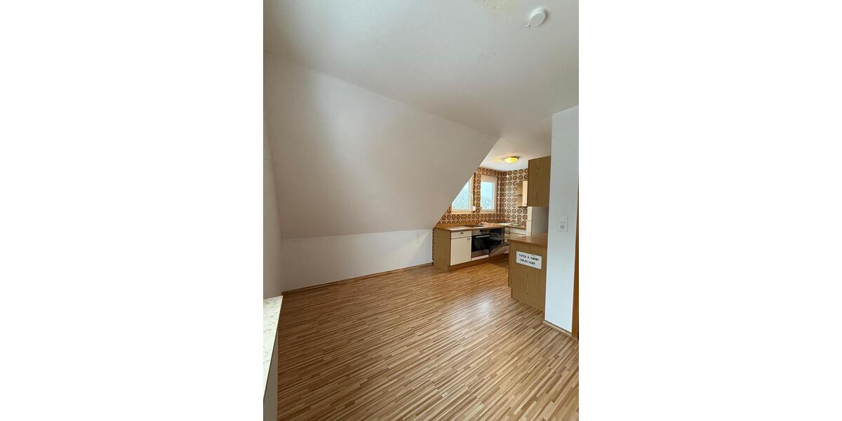 Dachgeschoßwohnung Mötzingen - 3 Zimmer, 70 m&sup2;, 850&euro; | Angebot:26036671