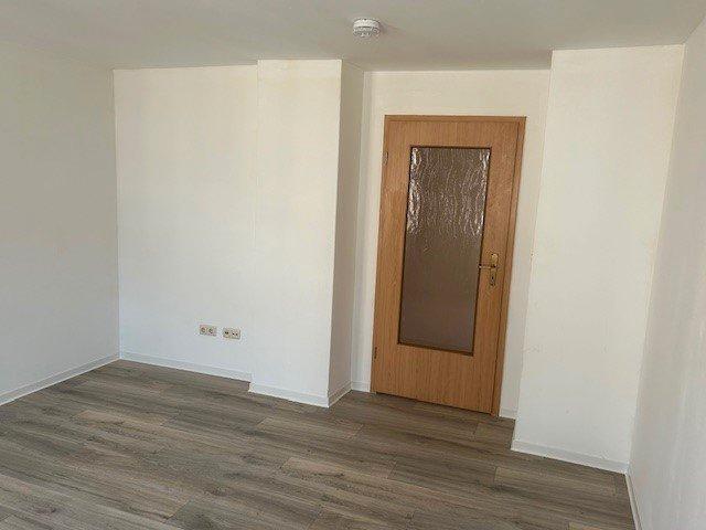 Dachgeschoßwohnung Oelsnitz (Erzgebirge) - 2 Zimmer, 42 m&sup2;, 239&euro; | Angebot:26429312