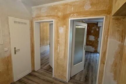 Komplett sanierte 3 Zimmer Wohnung mit Balkon in Duisburg zu vermieten zimmer