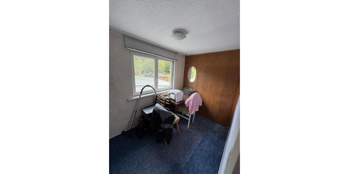 Dachgeschoßwohnung Schwarzatal - 2 Zimmer, 80 m&sup2;, 800&euro; | Angebot:25127752