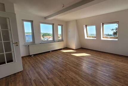 Wohnung Gotha - 3 Zimmer, 98 m&sup2;, 599&euro; | Angebot:26975311