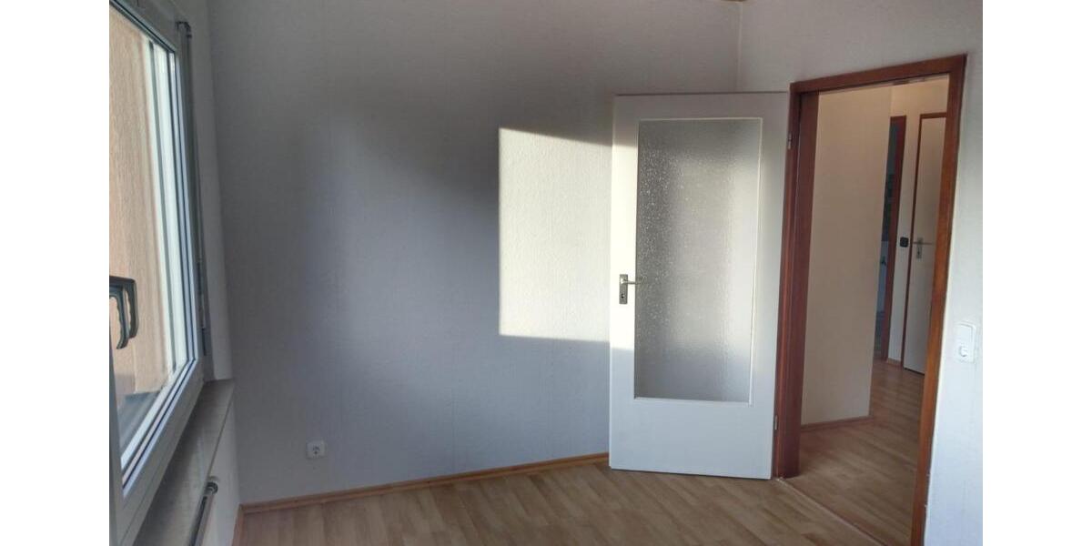 Helle 3-Zimmer-Wohnung mit Balkon in DU-Großenbaum 3 zimmer